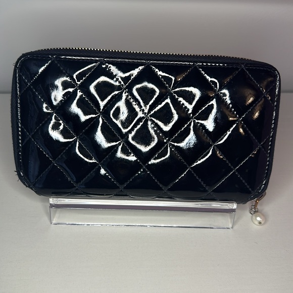 Chanel Black Patent Leather Quilted Zip Around Wallet - Picture 2 of 16